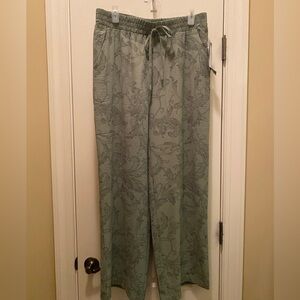 NWT NYCC Size L Green Pull On Pants
